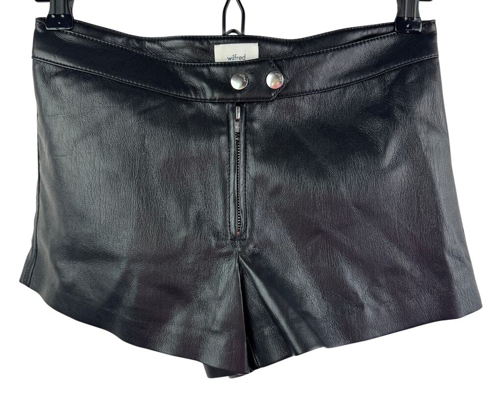 Wilfred Aritzia Black Short Faux Leather Extended Tab Zip Pocketless Size 4 NWOT